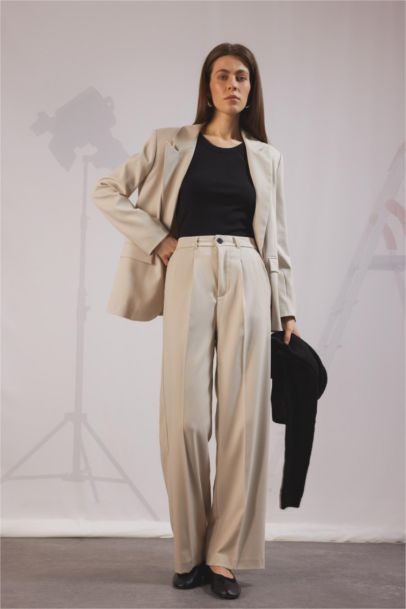 بنطرون رمادي كلاسيكي برجل واسع وايد ليج بجيب وخصر عالي