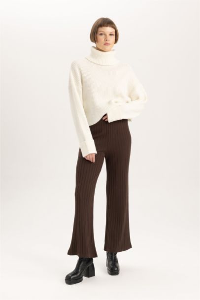 Wide Leg Ribbed Trousers