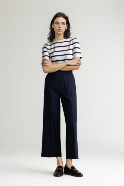 T-shirt slim en tricot rayé à col rond et manches courtes