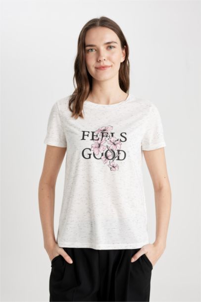 تيشيرت بنقشة الزهور نص كم قصة عادية برقبة مستديرة