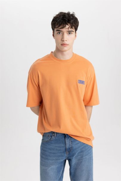 Comfort Fit Crew Neck Printed Short Sleeve T-Shirt