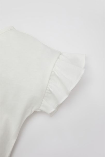 تي شيرت بناتي نص كم بطبعة شعار قصة عادية