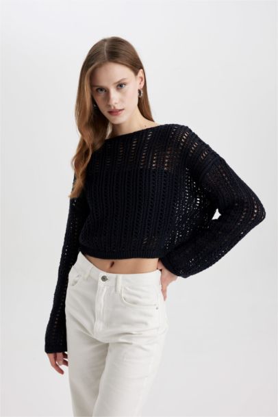 Pull en tricot court à col bateau