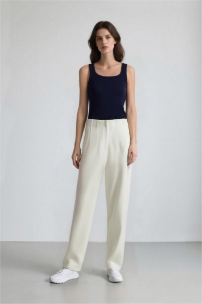Pantalon en tissu taille haute à jambe étroite Coupe carotte