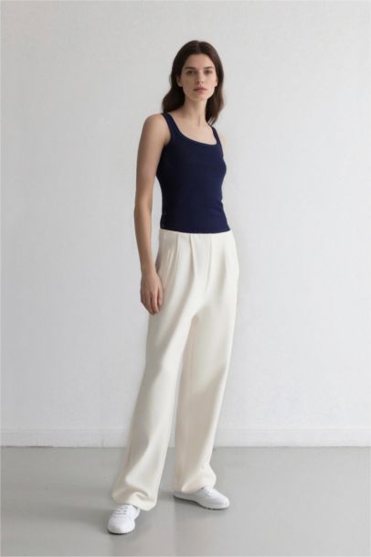 Pantalon en tissu taille haute à jambe étroite Coupe carotte