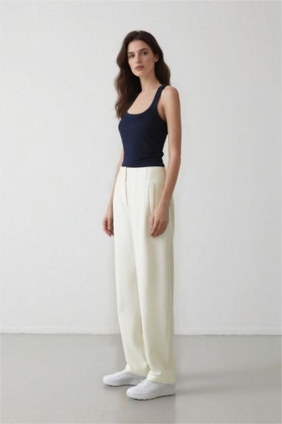 Pantalon en tissu taille haute à jambe étroite Coupe carotte