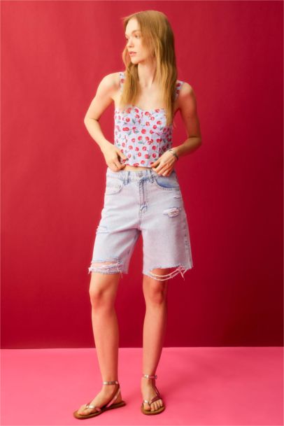 Normal Waist Ripped Denim Bermuda