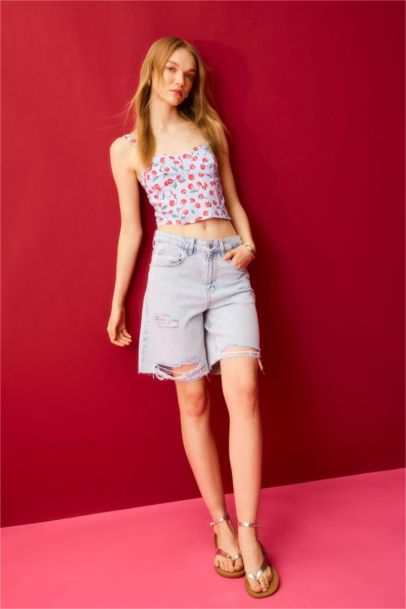 Normal Waist Ripped Denim Bermuda