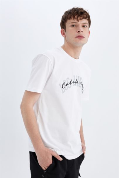 تيشيرت نص ردن مطبوع بياخة مستديرة وقصة عادية