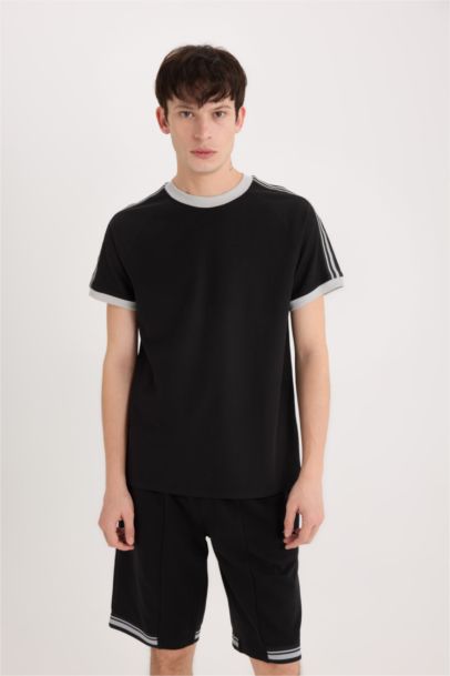 تيشيرت قطن قصة عادية بيكيه برقبة مستديرة