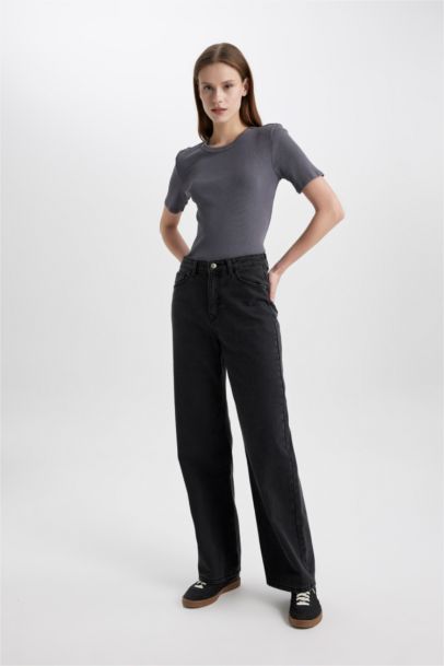 تيشيرت نص كم سامبل سليم فيت بتأثير باهت