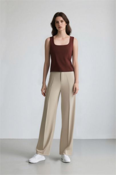 فانيلة سليم فيت بياقة مربعة بدون كم بيزك