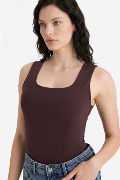 Slim Fit Basic Square Collar Sleeveless Tank Top
