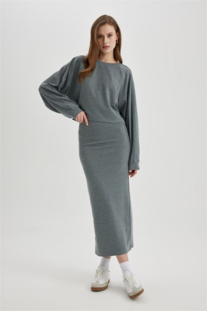 Relax Fit Crew Neck Basic Long Sleeve T-Shirt