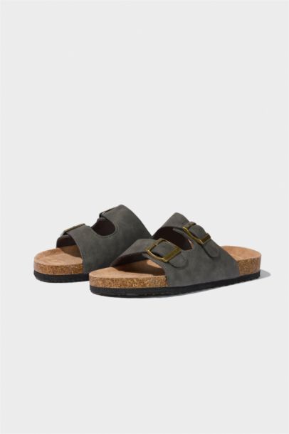 شبشب اولادي جلد صناعي بكعب مسطح رمادي