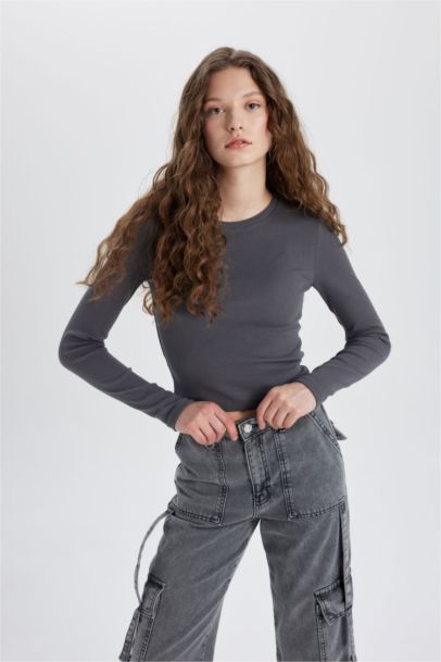 Fitted Crew Neck Long Sleeve Washed Effect T-Shirt