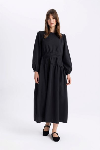 فستان طويل بوبلين بياخة مستديرة ردن طويل