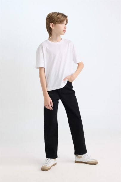 بنطلون جينز اولادي قصة مستقيمة ورجل عادية