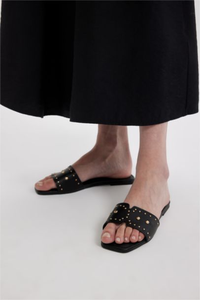 Woman Flat Sole Single Strap Faux Leather Slippers