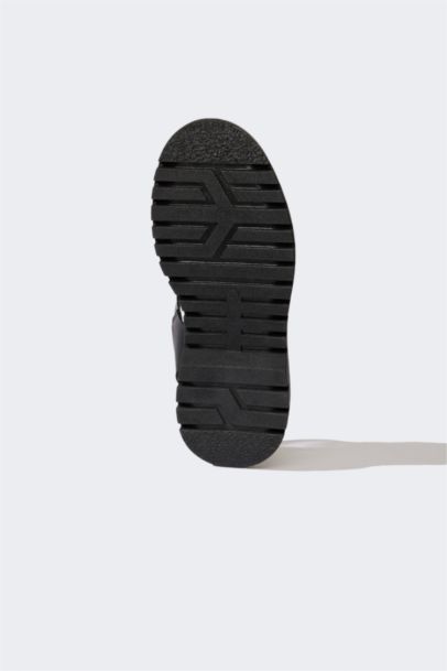 Woman High Sole Faux Leather Sandals