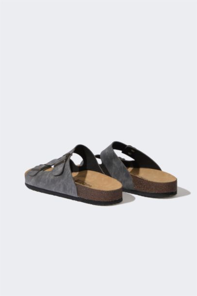 Man Flat Sole Slipper