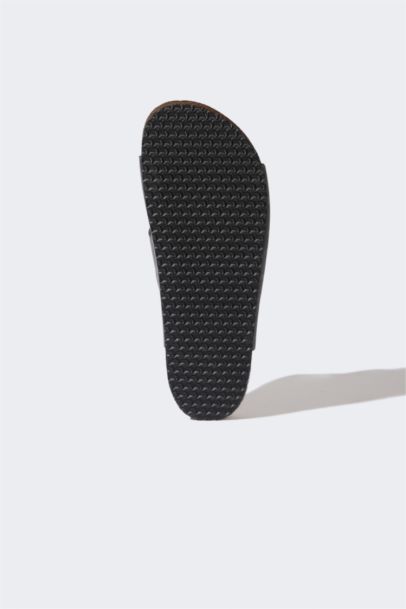 Man Flat Sole Slipper