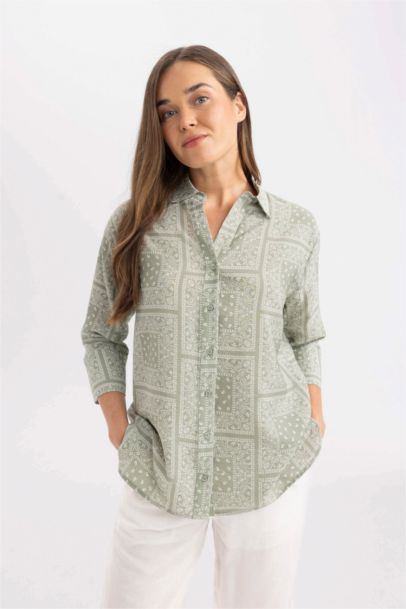 قميص نص ردن منقوش قصة عادية