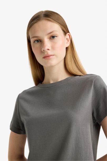 Woman Short Sleeve T-Shirt