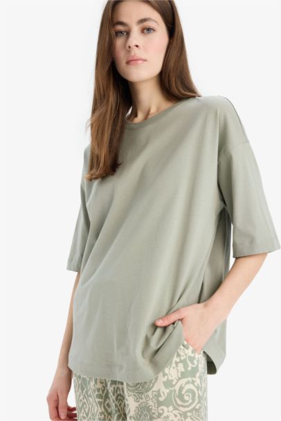 تيشيرت نص كم بيزك سادة اوفر سايز ورقبة مستديرة