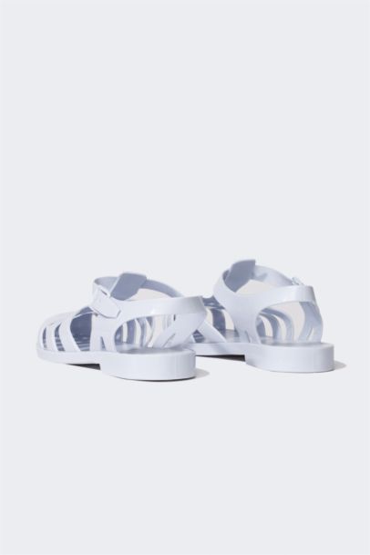 صندل نسائي بكعب مسطح