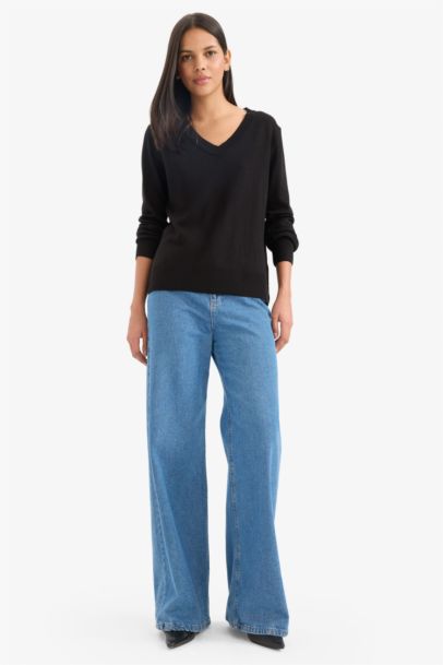 بلوز تريكو قصة مريحة بياخة V