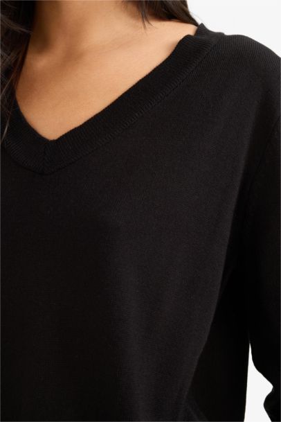 بلوز تريكو قصة مريحة بياخة V