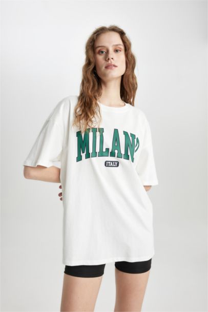 تيشيرت نص كم جيرسي واسع بطبعة حروف