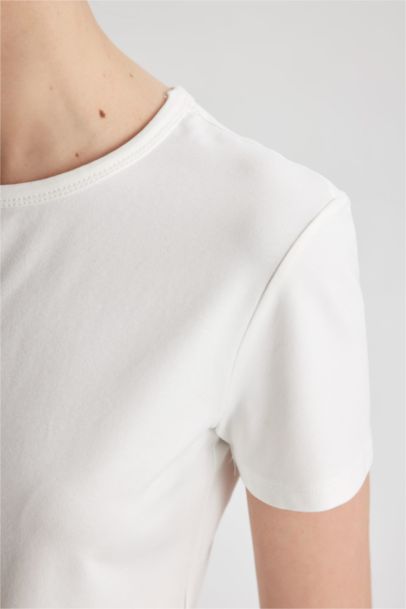 تيشيرت نص كم سليم فيت برقبة مستديرة