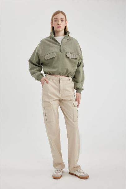 Sweat-shirt court en tissu épais avec col zippé