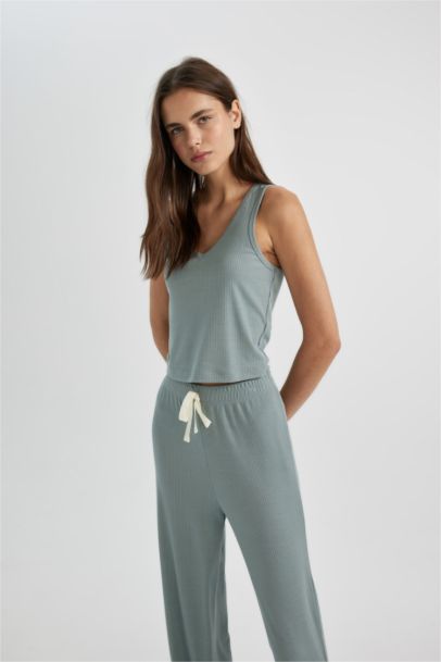 بلوزة بيجاما قصة عادية برقبة V من Fall in Love