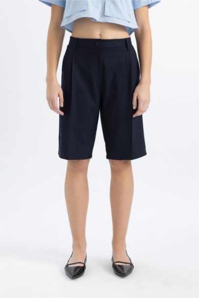 شورت بجيب وخصر عالي