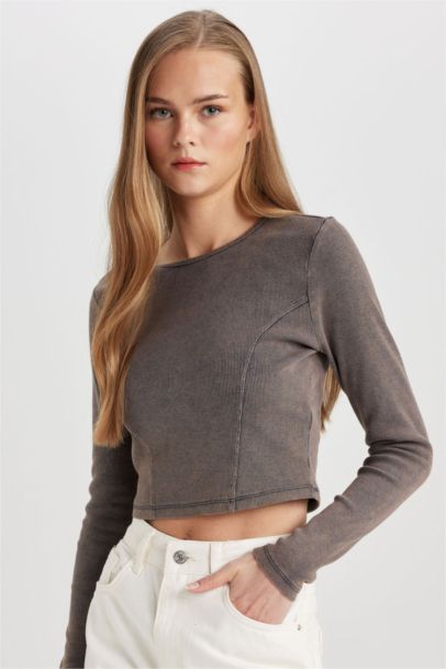 Fitted Crew Neck Long Sleeve Washed Effect T-Shirt