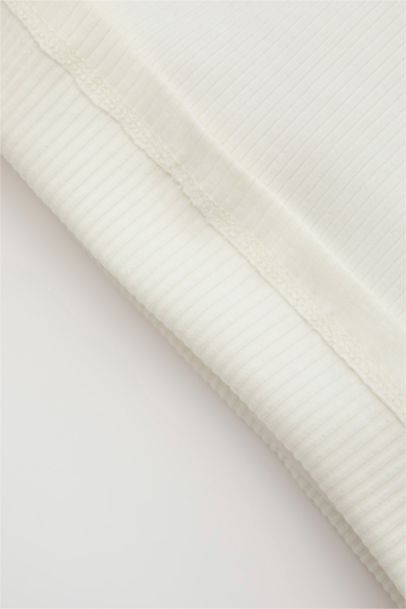 طقم بناتي سروال وتي شيرت بطبعة شعار - قطعتين