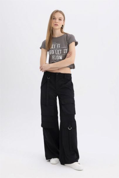 Wide Leg Cargo Pants