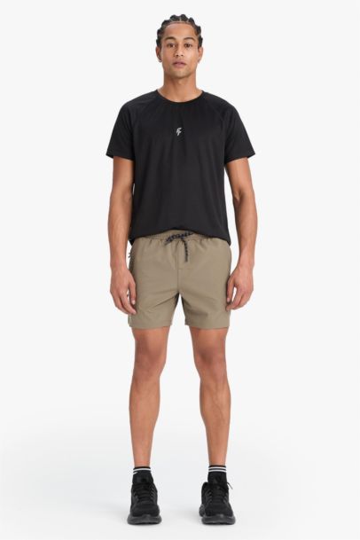 ДефактоФит спортивные короткие шорты с эластичной текстурой и принтом