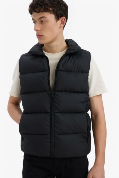 Slim Fit Stand Collar Lined Waterproof Puffer Vest