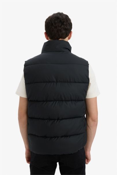 Slim Fit Stand Collar Lined Waterproof Puffer Vest