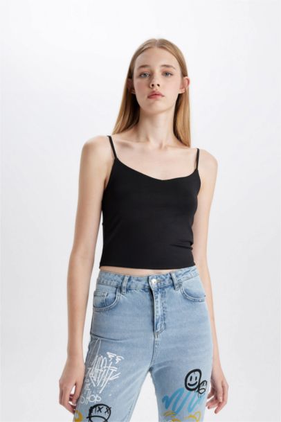 Fitted U-Neck Strap Black Tank Top