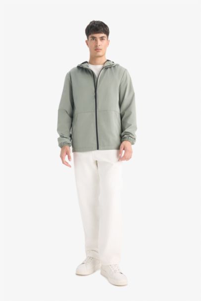 Su İtici Kapüşonlu Yağmurluk