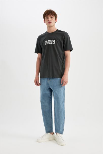 T-Shirt coupe régulière à Manches Courtes avec Logo Marvel