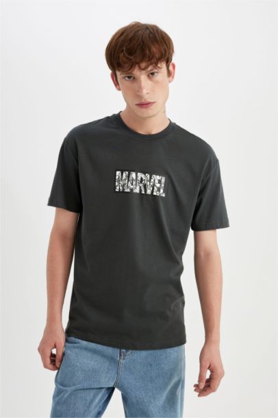 T-Shirt coupe régulière à Manches Courtes avec Logo Marvel