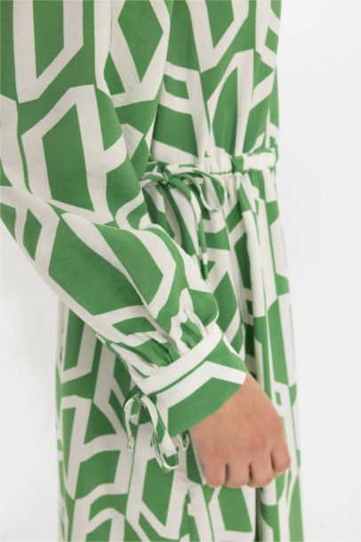 Robe longue à manches longues en popeline à motifs et col chemise