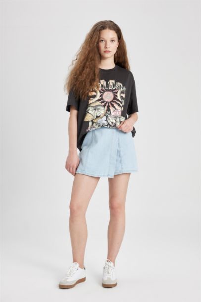 تيشيرت نص كم قصة فضفاضة برقبة مستديرة