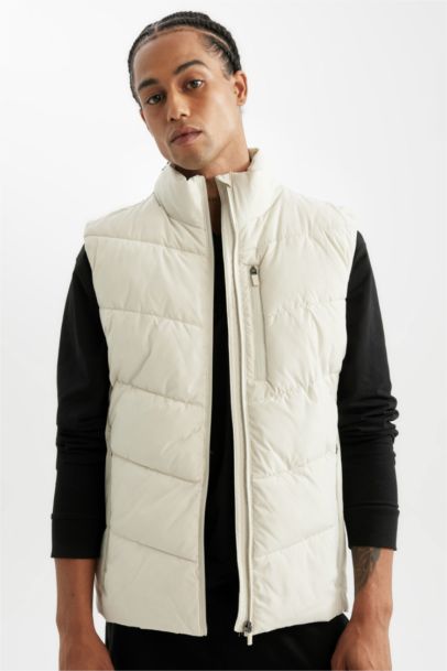 Дутый жилет водоотталкивающий с воротником стойкой, DefactoFit